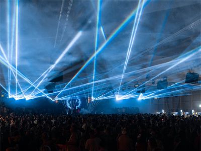 Magie de mariage, illuminée par laser