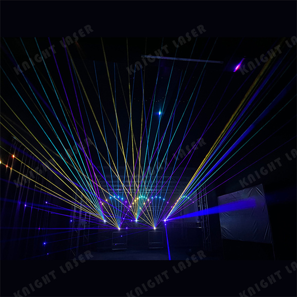 Crea una experiència de discoteca inoblidable amb llasers radiant i colorits!