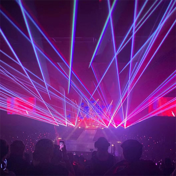 Aducând Performanța Ta la Viață cu Iluminatul Laser de Pe Scenă