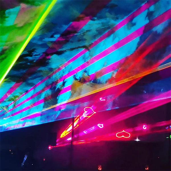 Ekonomiskas DJ lasers gaismas, lai paaugstinātu savus mūzikas pasākumus