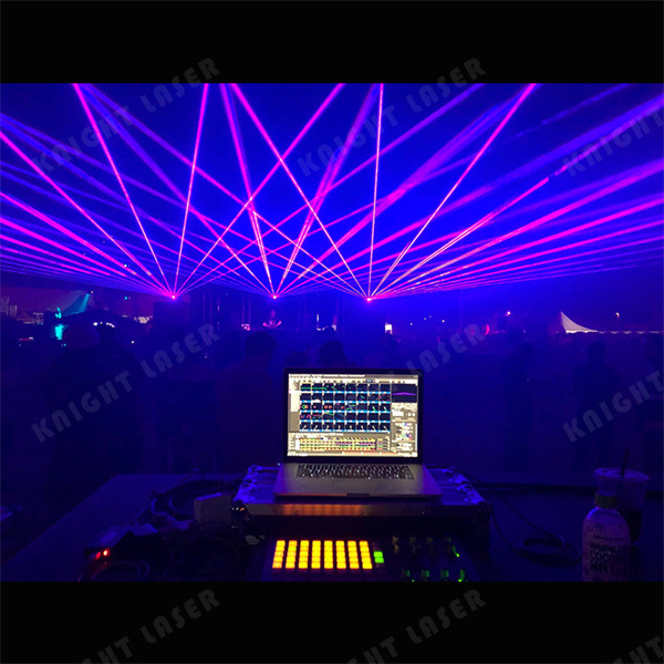 Zažijte magii laserního RGB 30W