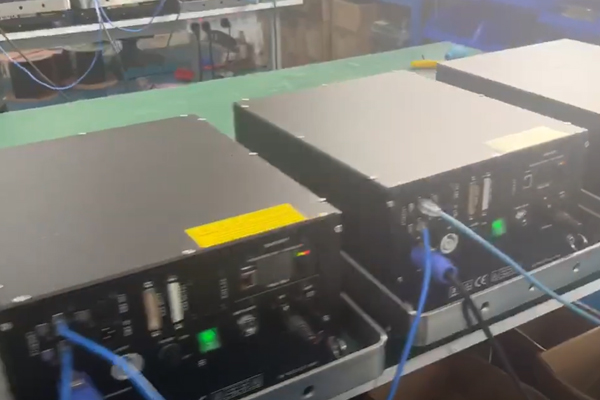 Pangolin FB4 vybavený ILDA laserom 15w rgb diskotékové laserové osvetlenie na fejkové show