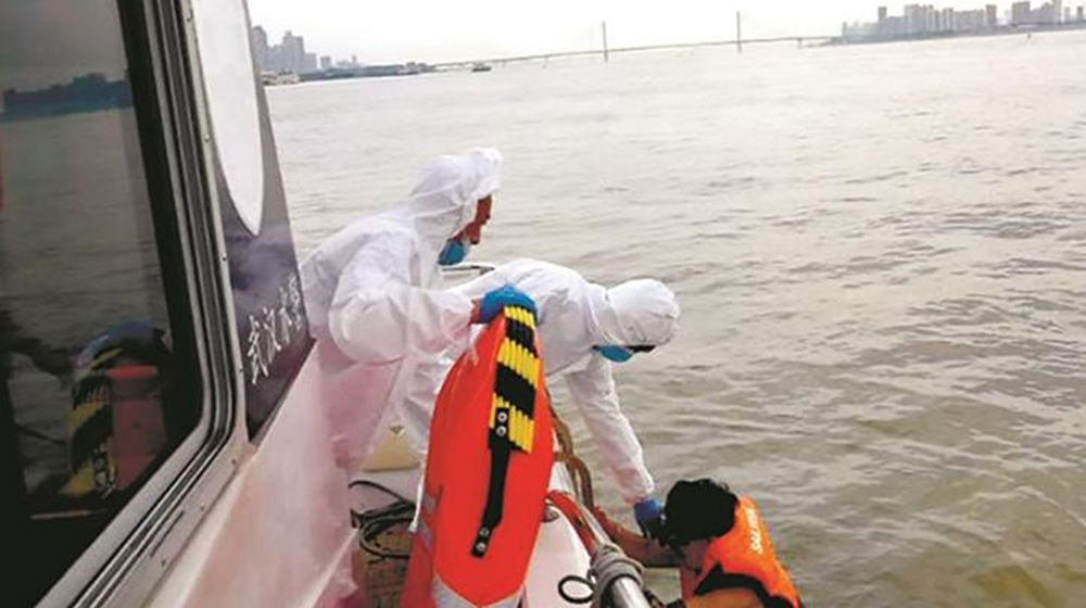 Issalva ħajja fi Wuhan tul ix-Xmara Yangtze