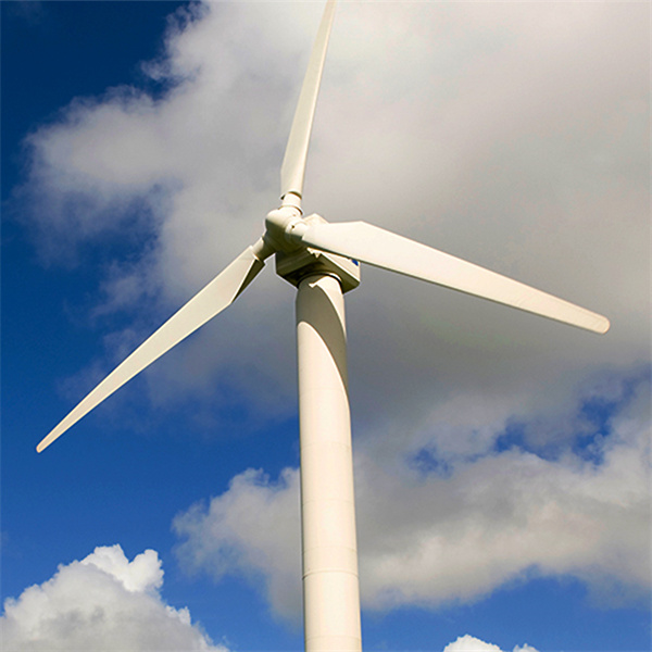 The role of eolic turbines in reducing carbon emissions and combating climate change