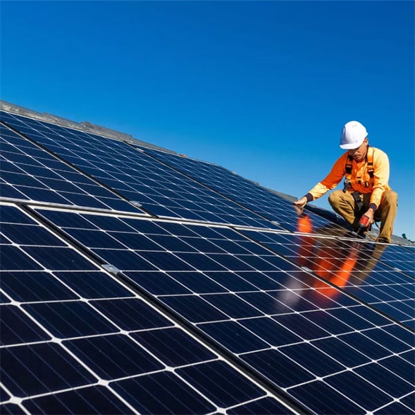 Cara sistem energi surya mengubah cara kita memberi daya pada rumah dan bisnis kita