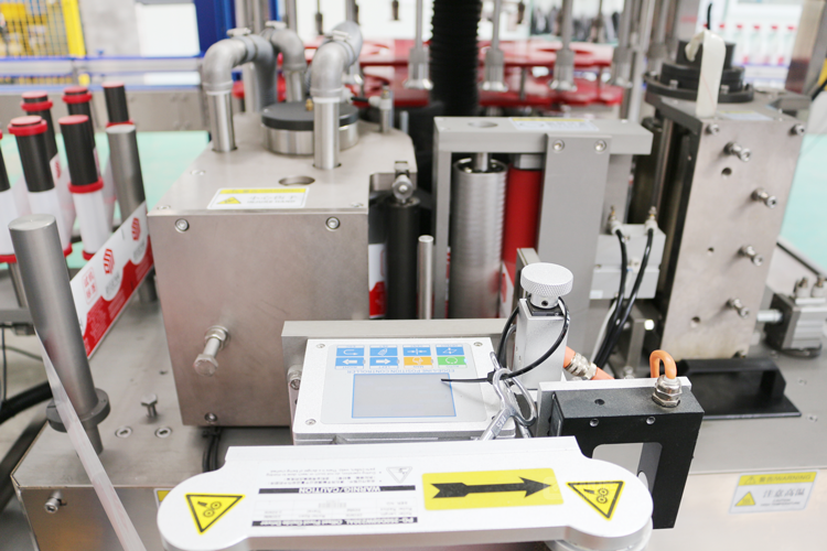 Automatic round bottle OPP BOPP labeling machine production line for small business manufacture