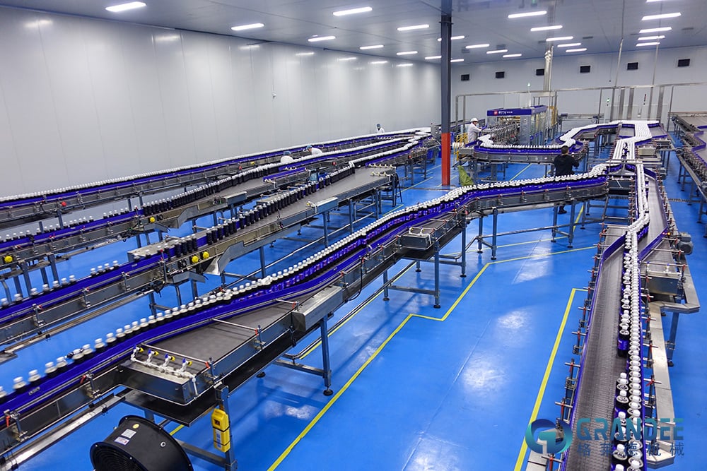 8000-10000bph Combiblock aseptic pasteurized milk blowing filling capping machine flavor yogurt processing bottling line factory