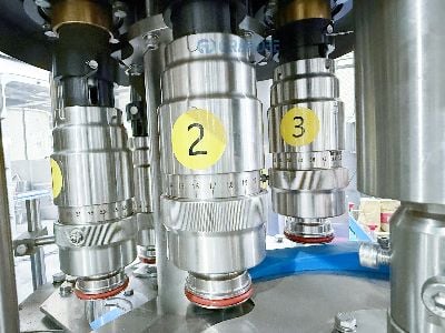 Cutting Operational Costs with Modern Beverage Filling Equipment