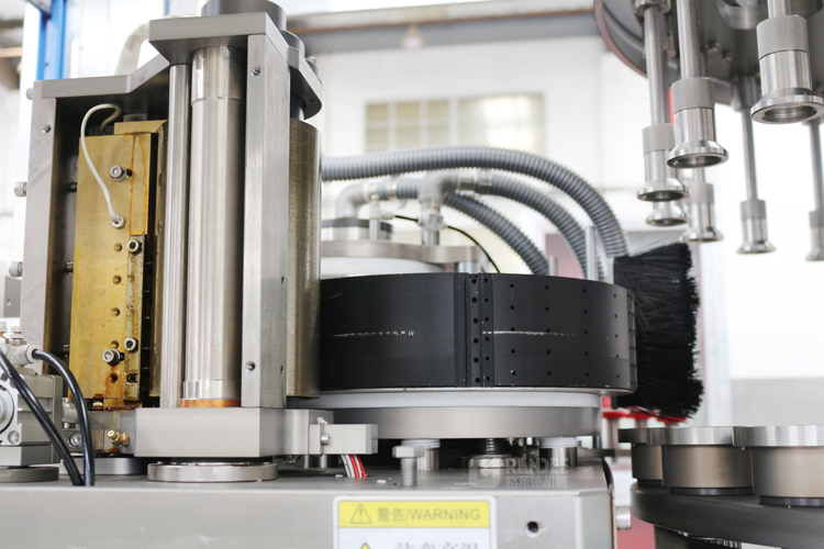 Automatic round bottle OPP BOPP labeling machine production line for small business details