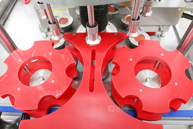 Automatic round bottle OPP BOPP labeling machine production line for small business factory