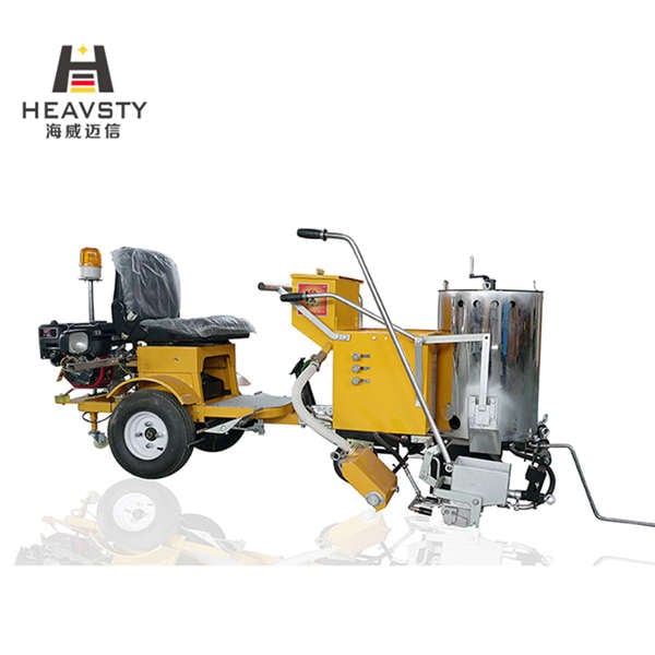 Verbesserung der Verkehrssicherheit durch thermoplastische Fahrbahnschilderungen