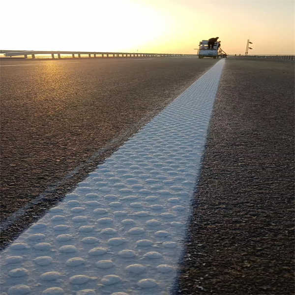 Comment les Marqueurs de Chaussée Surélevés Améliorent la Sécurité Routière