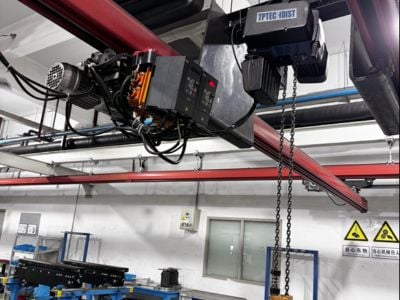 Flexible Lifting Solutions--Light weight workstation combine KBK crane system for machinery factory