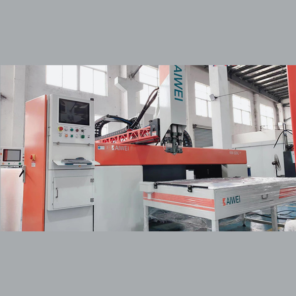 Innovative PU-Foam-Fülltechnologie für verbesserte Endproduktqualität