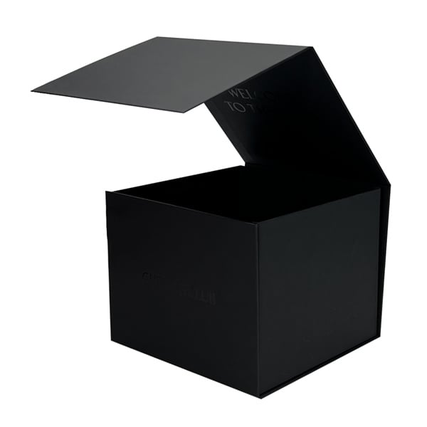 Caixa de regal amb tancament magnètic elegante i sofisticat en negre