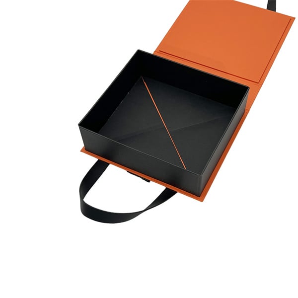 Producți o Impresie cu Cutii cu Logo Personalizat pentru Produsele Dvs.