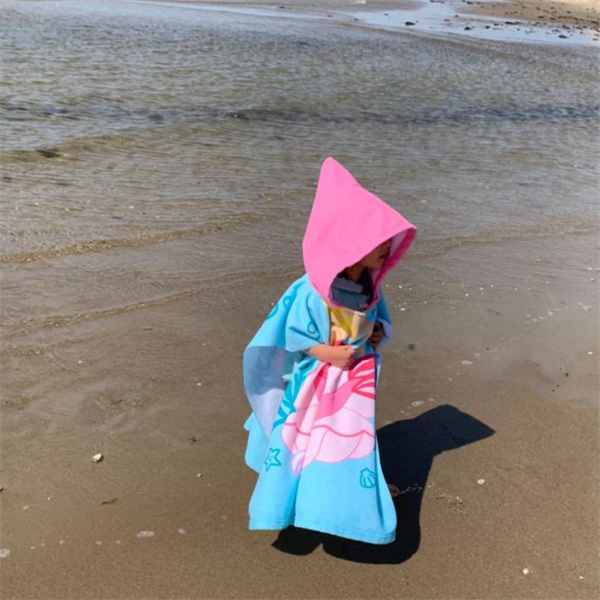 Beach Poncho għall-Maltajiet Riflesskunijiet dwar is-Sigurtà