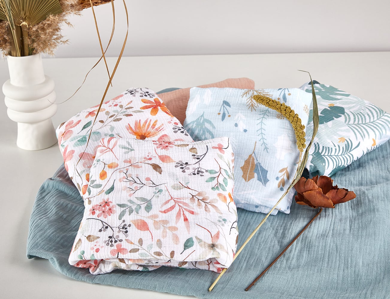 3PK Soft Breathable Muslin Cotton Printed Baby Bed Cover Colorful Floral Design Muslin Crib Sheet manufacture