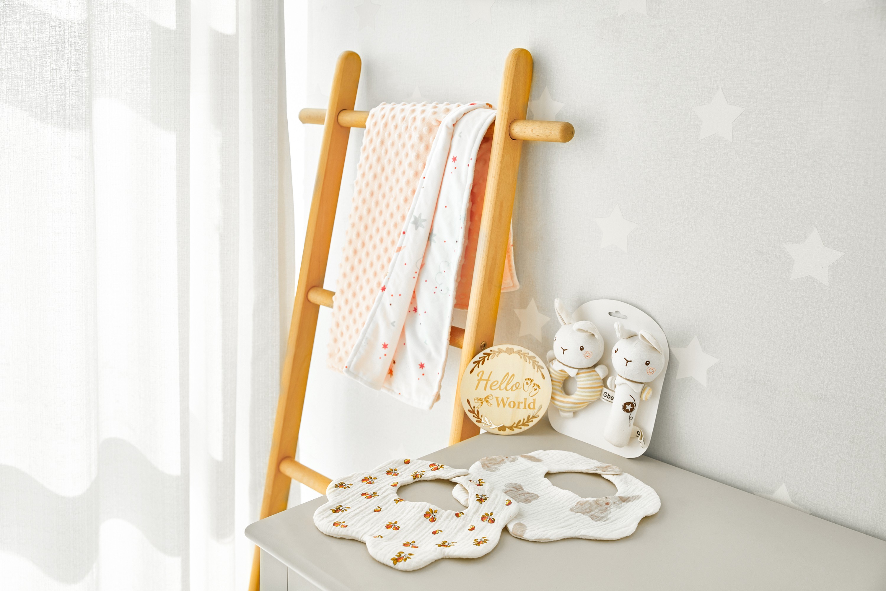 6PK Minky Dot Baby Blanket Baby Rattle Bells Newborn Swaddle Blanket Set with Wooden Birth Announcement Card supplier