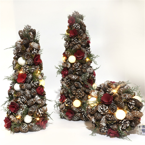 Aprimore Seus Arranjos de Mesa de Férias com Pinhas de Natal