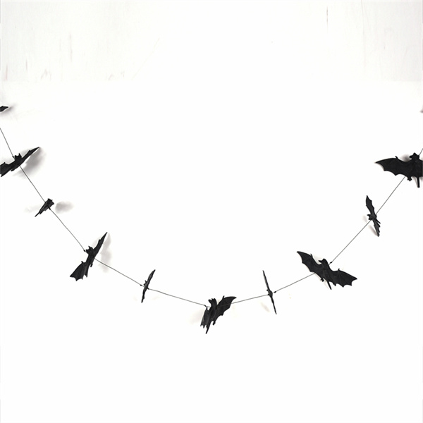 Projetos de artesanato DIY com guirlanda preta para o seu cenário de Halloween