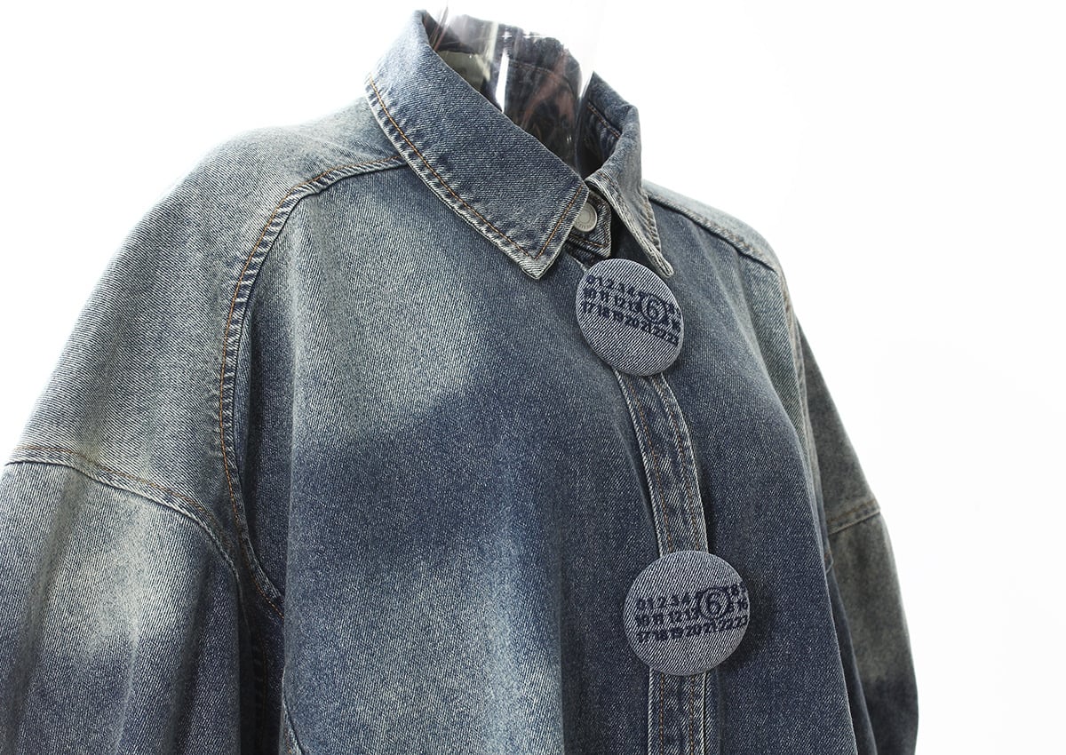 Spring New Designer Large Button Washed Denim Loose Fit Lapel Casual Cocoon Coat Women's Slightly Drop Shoulder Shirt factory