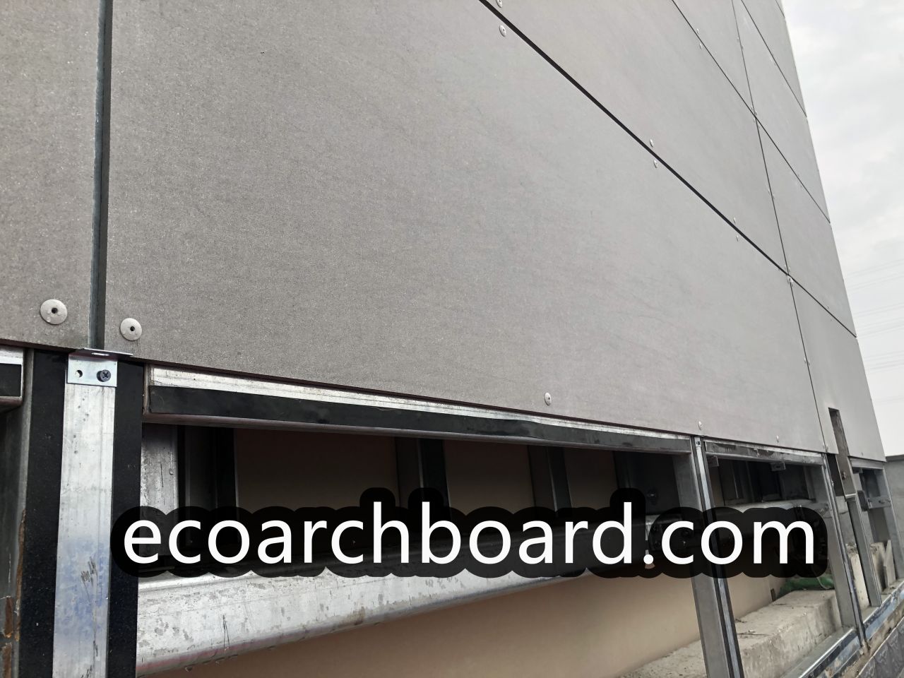 How Does Concrete Board Cladding Compare to Traditional Siding Materials?