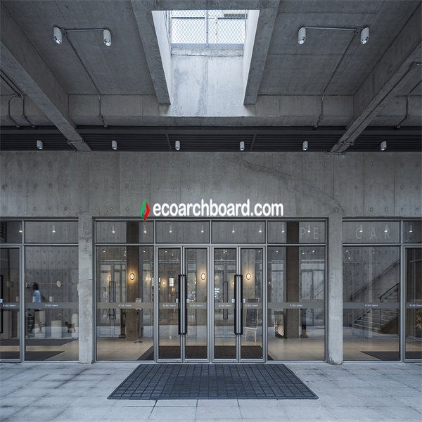 Concrete-Look Outdoor Tiles Achieve a Contemporary Aesthetic