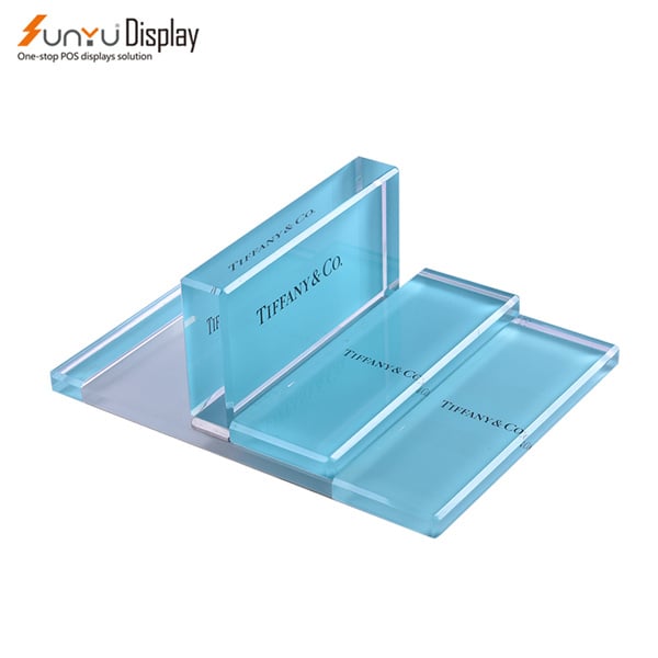 Store Your Glasses in an Elegant and Functional Stand