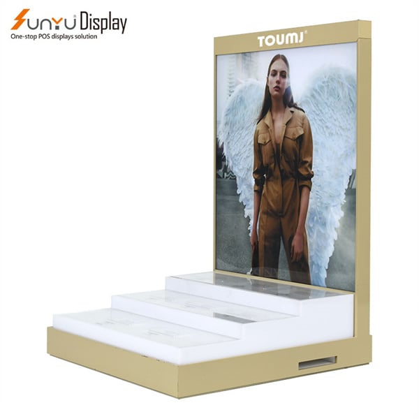 Effortlessly Showcase Your Products with Tiered Display Stands?