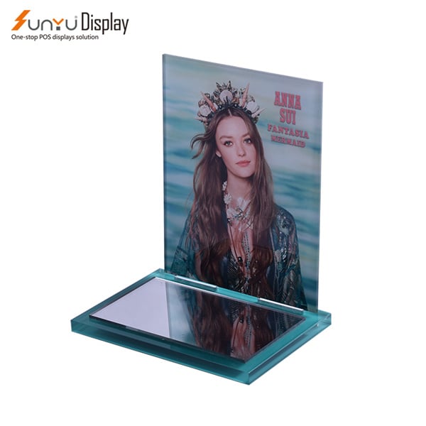 Take your mini display stand to exhibitions and show off your offerings.