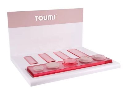The Advantages of Using Acrylic Displays for Cosmetics Retailing
