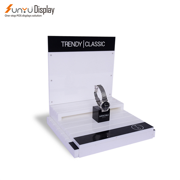 Impress customers with our customizable and versatile display solutions