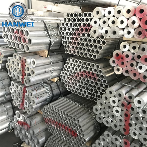 جاذبية أنابيب الألومنيوم المربعة في الهندسة المعمارية والتصميم