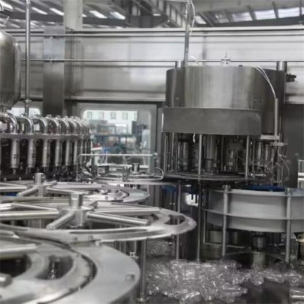 5 modi in cui le macchine per l'imballaggio automatico di succo stabilizzano il tuo business