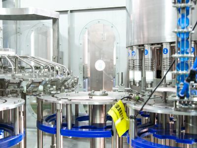 Kako mašine za umetanje u vode oblikuju industriju