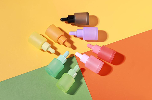 Guangzhou Yinmai Glass Products Co., Ltd: Пионери в иновациите за упаковка на козметика