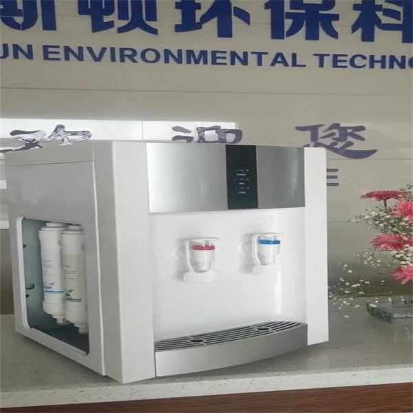 Instant Ice Maker Produces Ice in Minutes!"