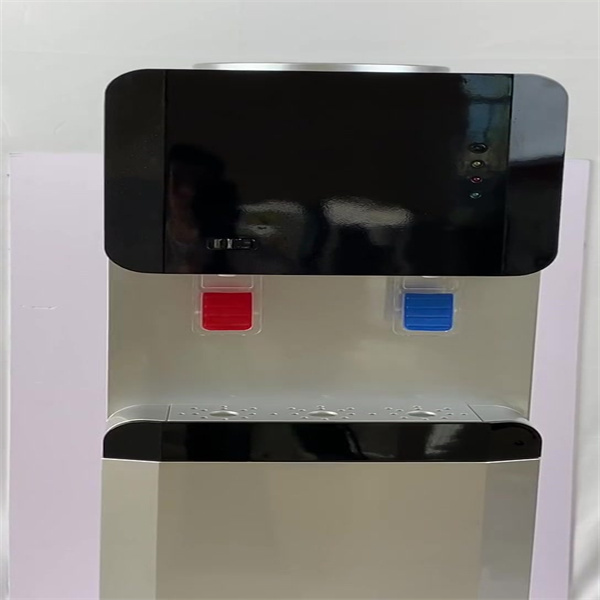 Serve Perfectly Carbonated Beverages with a Soda Water Dispenser.