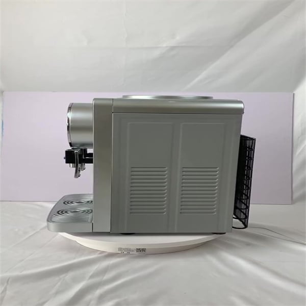 No More Worrying About Contaminants with Self-Cleaning Ice Makers