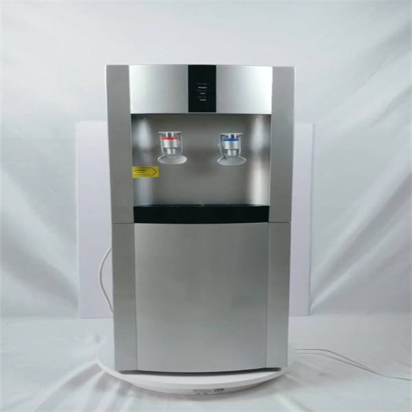 Impress Guests with a Stylish Sparkling Water Dispenser at Your Next Gathering
