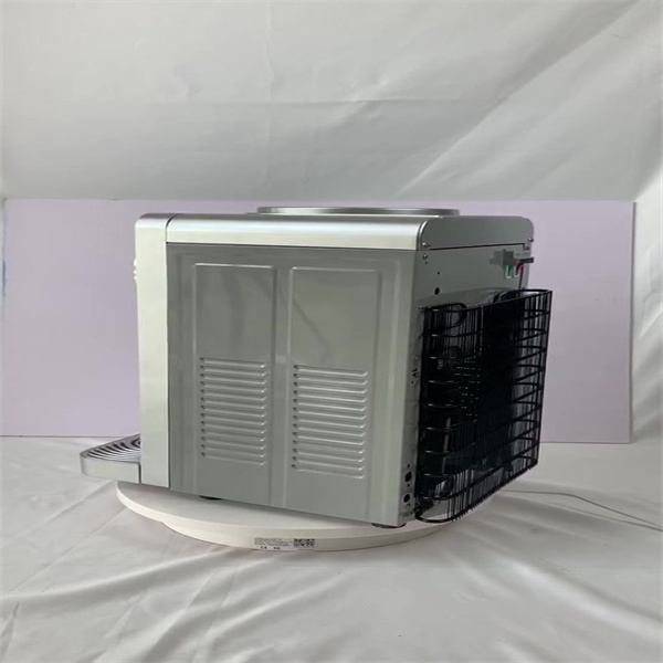 Why a small ice machine is a must-have for any small business