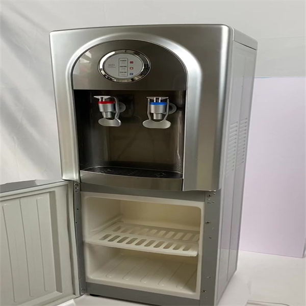 Sustainable and Economical Water Consumption with a Dispenser Tank