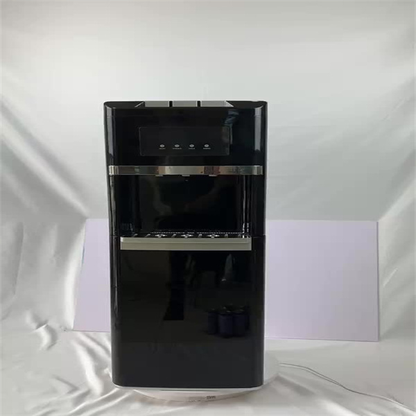 Entertain with ease thanks to a convenient drink dispenser cooler