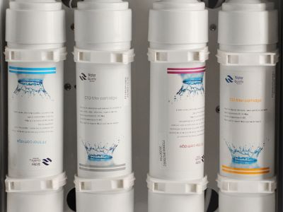 התפקיד של שלבי הסינון ביעילות של מטהרי מים UV ו-UF