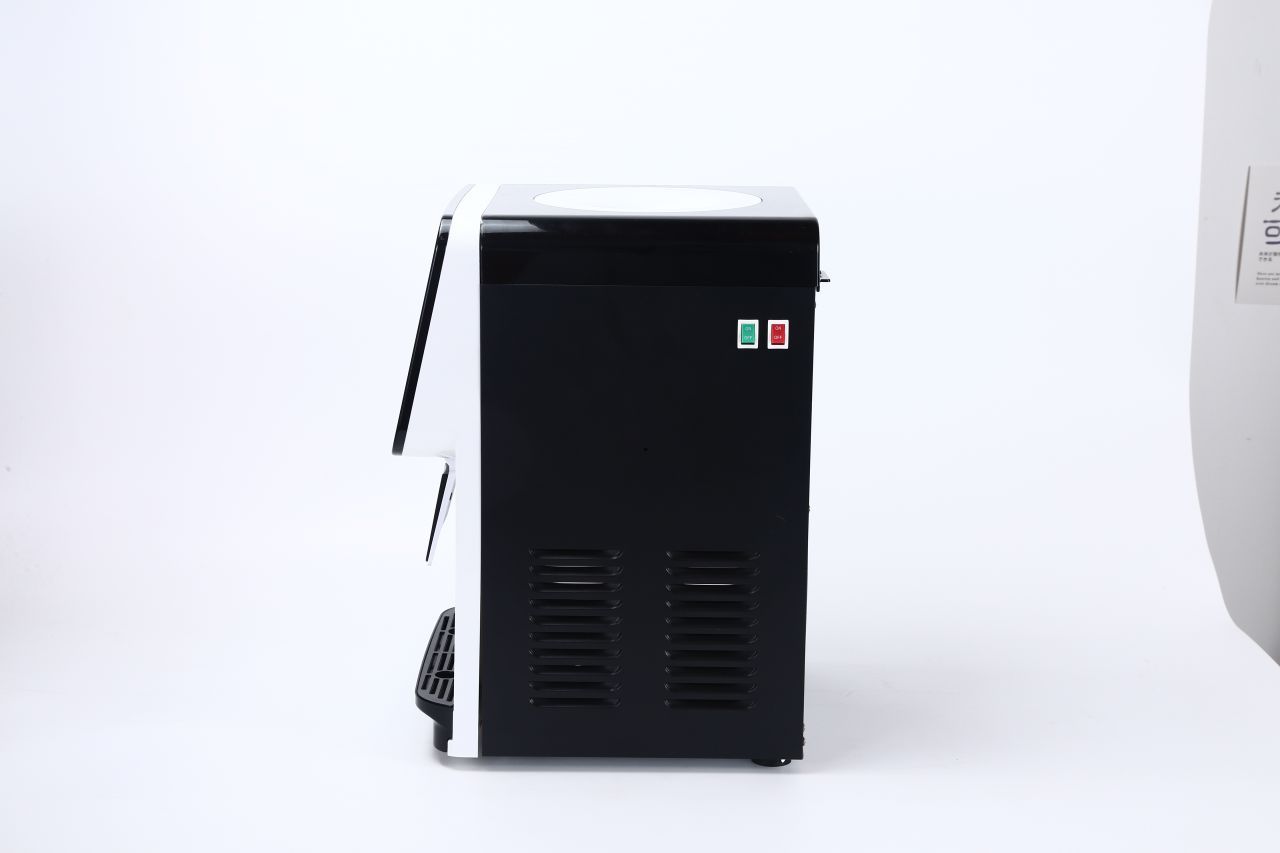 Seketika akses air dingin yang menyegarkan atau minuman panas dengan menggunakan dispenser air.
