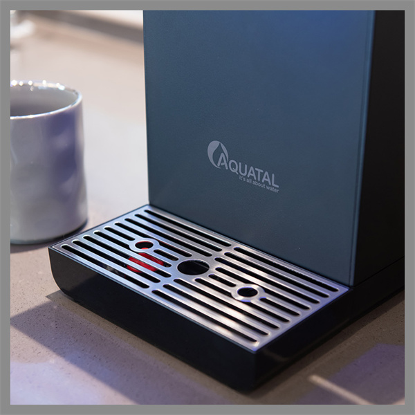 スタイリッシュで効率的な家庭用ウォーターコーラーで、キッチンのレベルを上げましょう