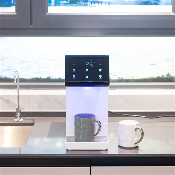 最先端の冷水・温水装置で生産性を最大化