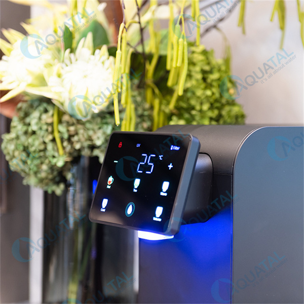 Bergabunglah dengan tren konsumen peduli kesehatan yang semakin bertambah, yang memilih dispenser air sparkling karena rasanya yang bersih dan segar.
