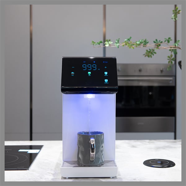 Hilangkan botol air yang besar dengan dispenser pendingin air untuk rumah